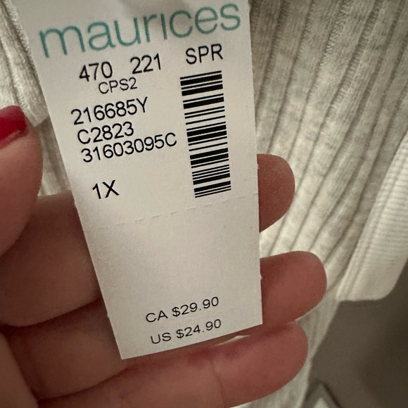 Maurices Tank - Picture 3 of 4